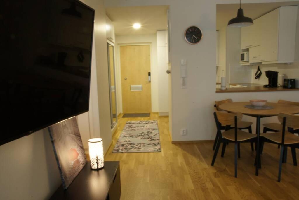 Keskustan Kaksio 45 M2 Autopaikalla, Rautatienkatu 19, 9 Krs Apartment Oulu Exterior photo