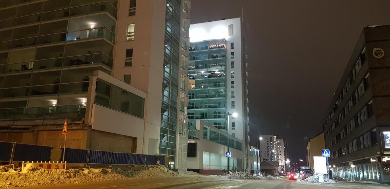 Keskustan Kaksio 45 M2 Autopaikalla, Rautatienkatu 19, 9 Krs Apartment Oulu Exterior photo